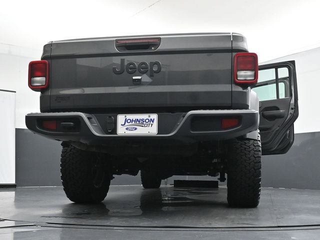 Used 2024 Jeep Gladiator Sport AWD/4WD image 39