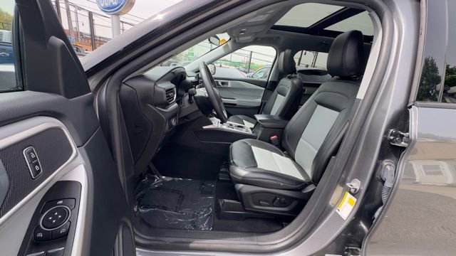 Certified 2023 Ford Explorer XLT w/ Equipment Group 202A AWD/4WD image 17