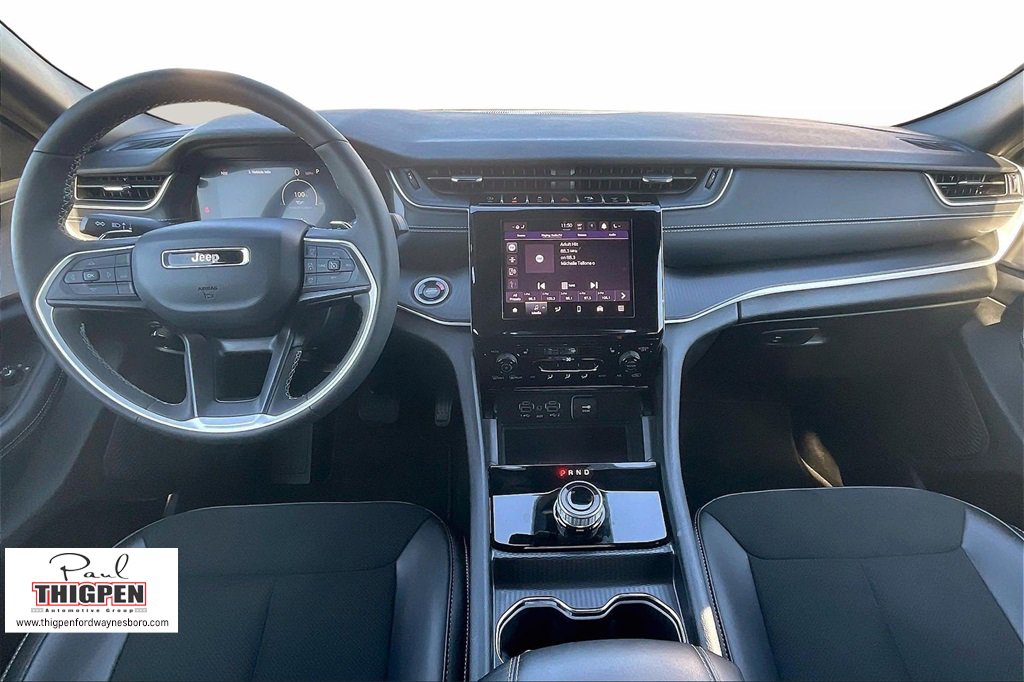 Used 2025 Jeep Grand Cherokee Altitude image 15