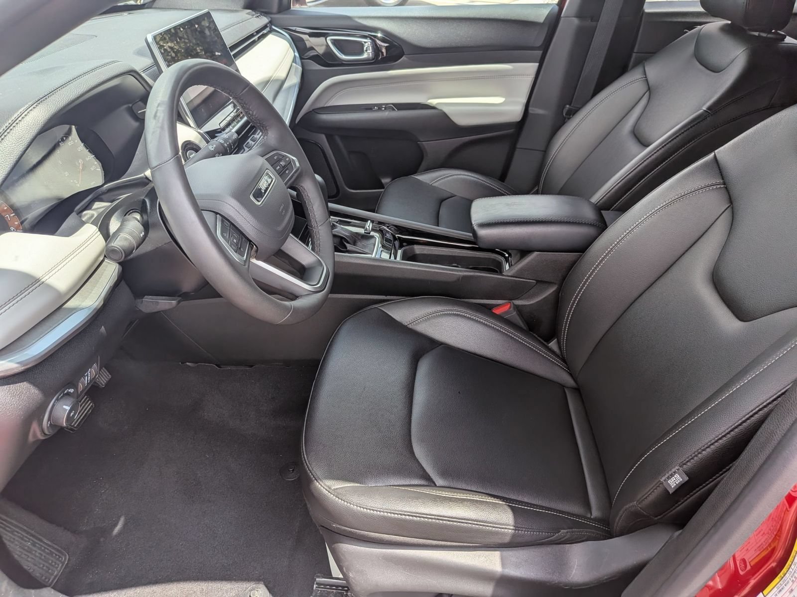 Used 2025 Jeep Compass Limited AWD/4WD image 12
