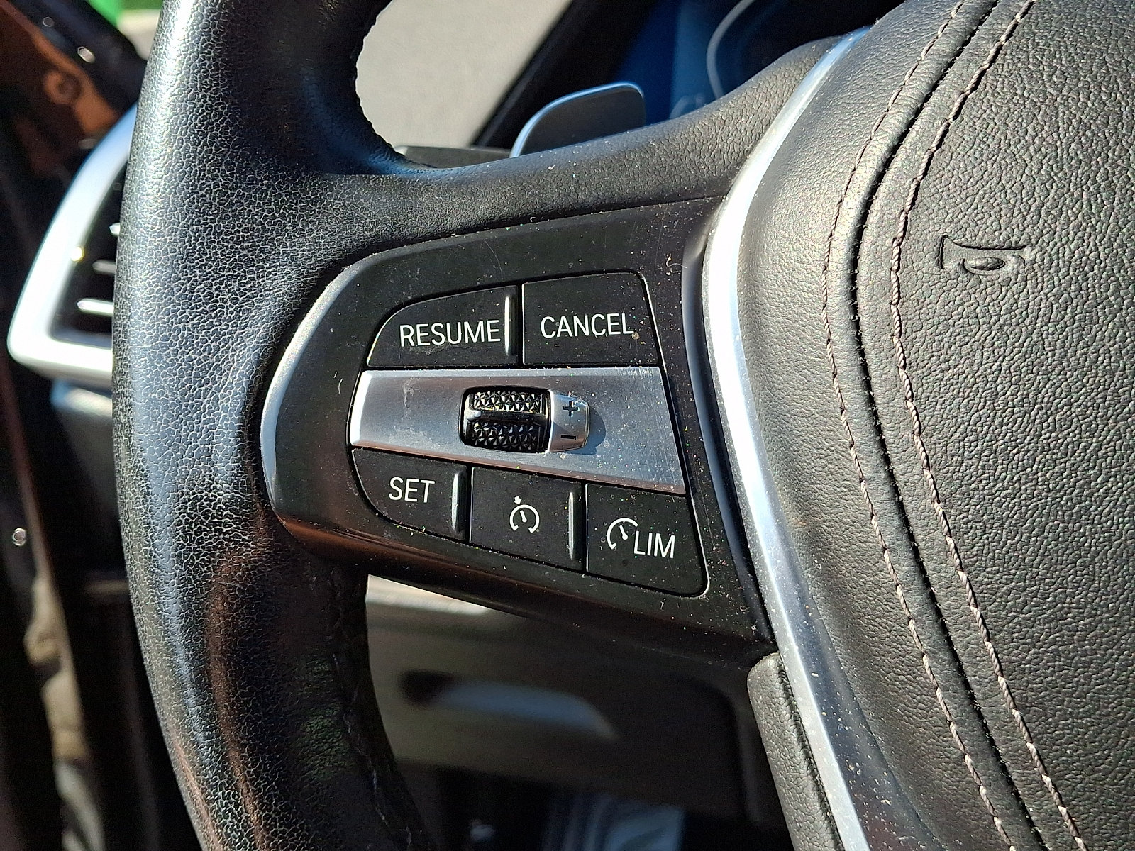 Used 2021 BMW X5 xDrive45e w/ Parking Assistance Package AWD/4WD image 23