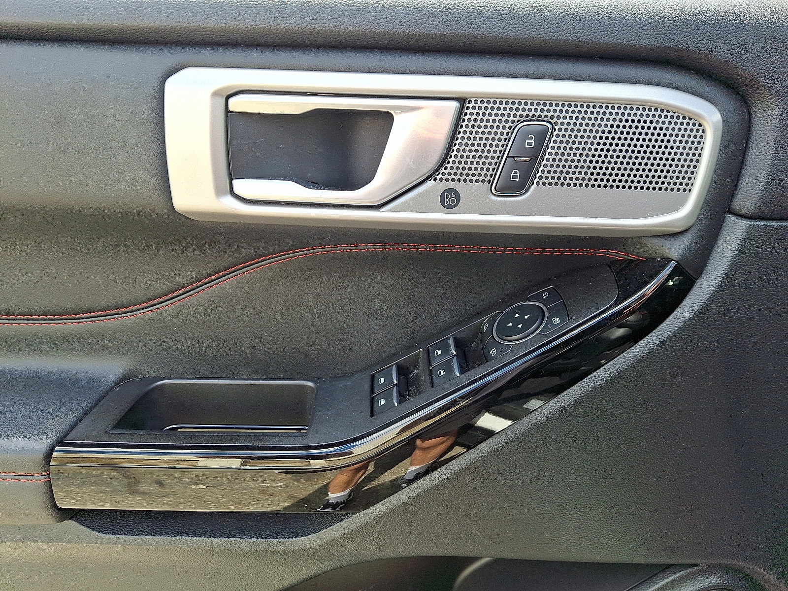 Certified 2023 Ford Explorer ST-Line AWD/4WD image 13