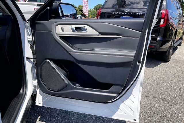 Certified 2025 Ford Explorer Active RWD image 22