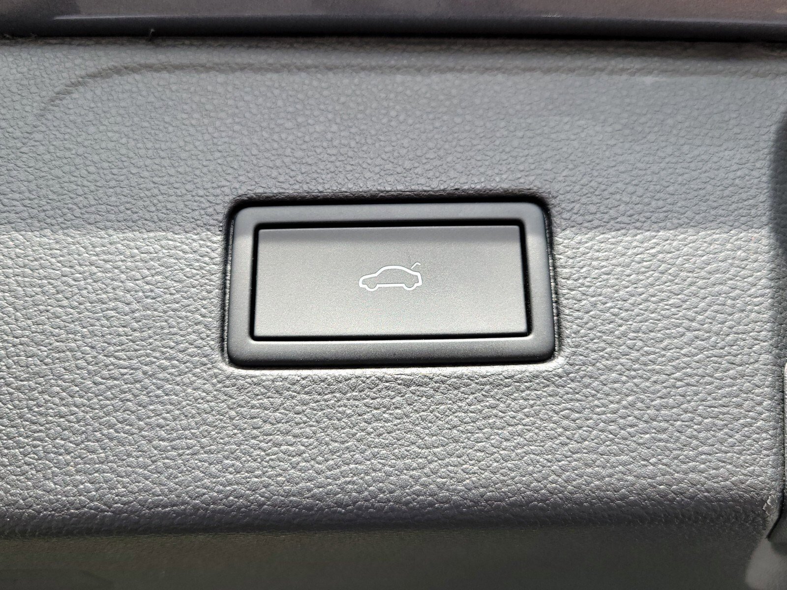 Used 2023 Volkswagen Atlas SEL Premium image 32