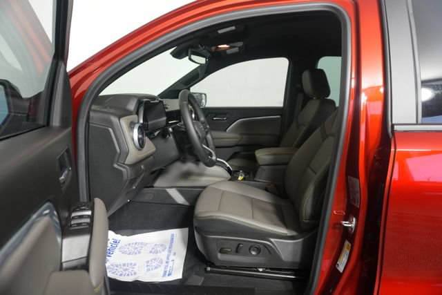 Used 2026 Chevrolet Colorado ZR2 w/ Technology Package AWD/4WD image 27