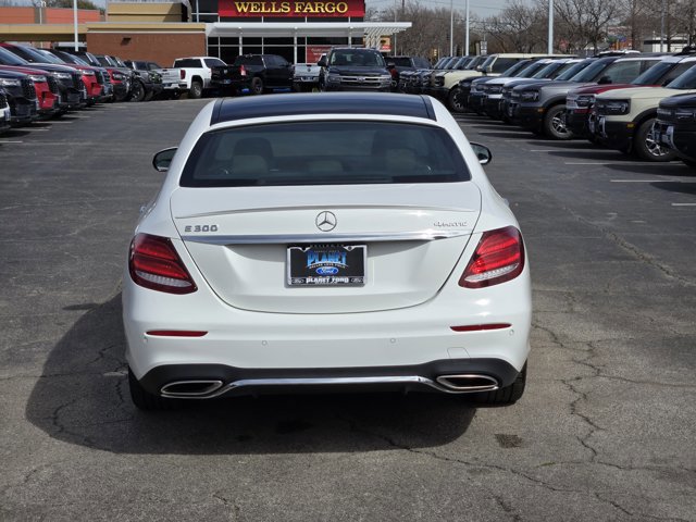 Used 2018 Mercedes-Benz E 300 4MATIC w/ Premium 2 Package image 3