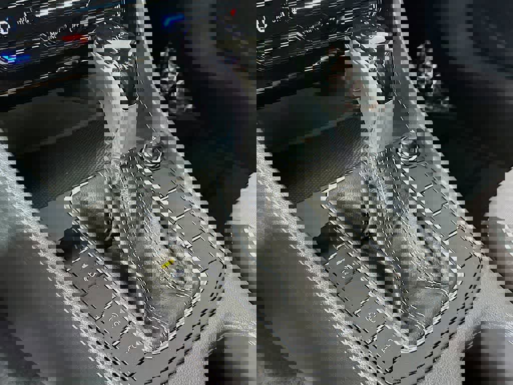 Used 2025 Volkswagen Jetta Sport image 20