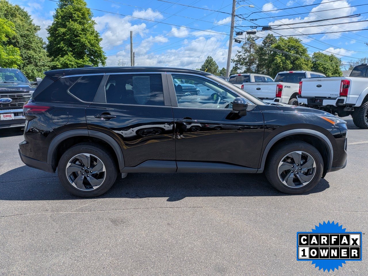 Used 2024 Nissan Rogue SV AWD/4WD image 3