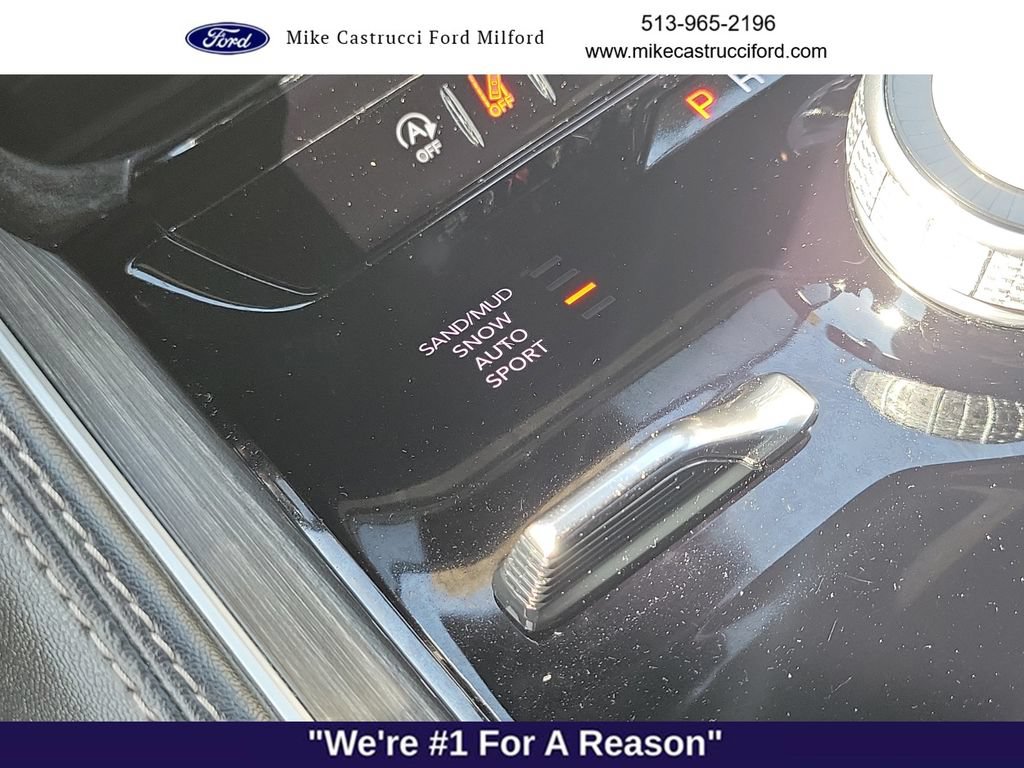 Used 2024 Jeep Wagoneer L Series III w/ Flexible Seating Group AWD/4WD image 18
