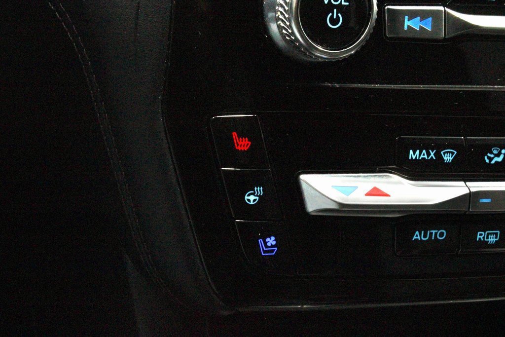 Certified 2022 Ford Explorer Platinum w/ Equipment Group 601A image 12