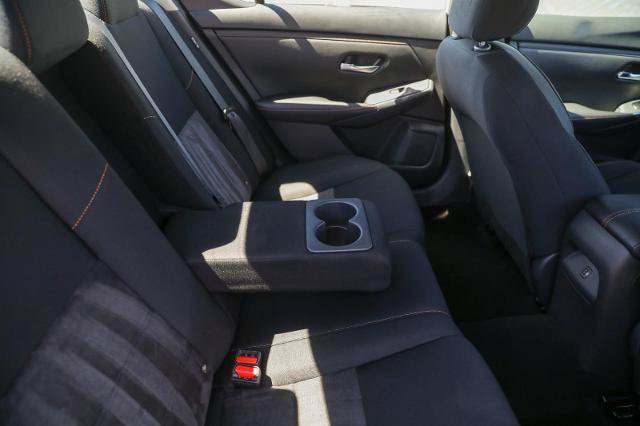 Used 2022 Nissan Sentra SR w/ Electronics Package FWD image 34