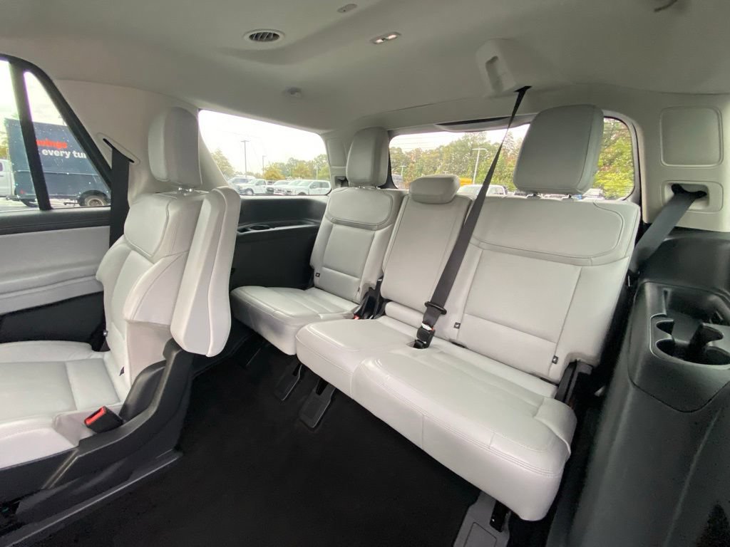 Certified 2025 Ford Expedition Platinum AWD/4WD image 24