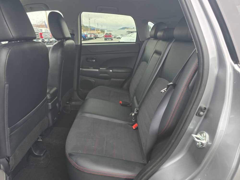 Used 2024 Mitsubishi Outlander Sport SE image 16