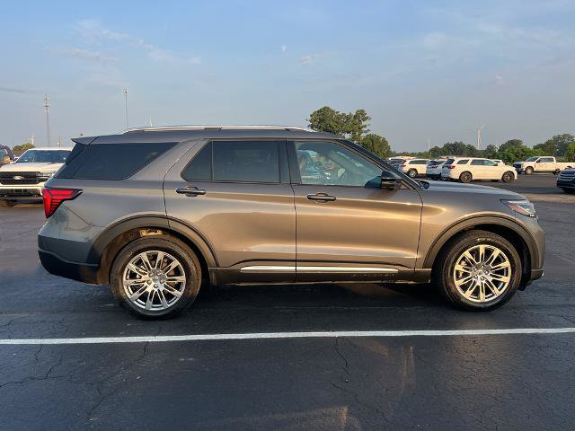 Certified 2025 Ford Explorer Platinum AWD/4WD image 4