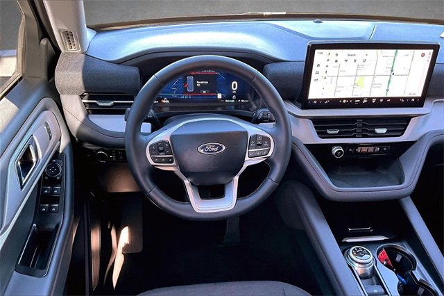 Certified 2025 Ford Explorer Active image 4