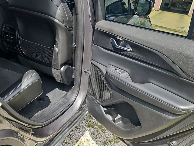Used 2024 Jeep Grand Cherokee Altitude AWD/4WD image 22