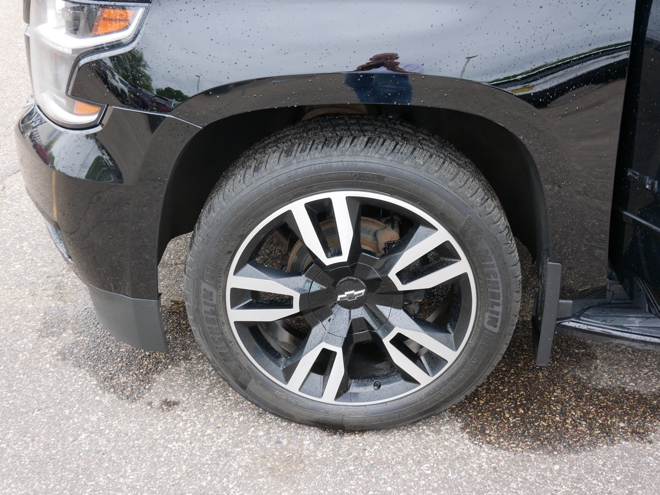 Used 2020 Chevrolet Suburban Premier AWD/4WD image 15