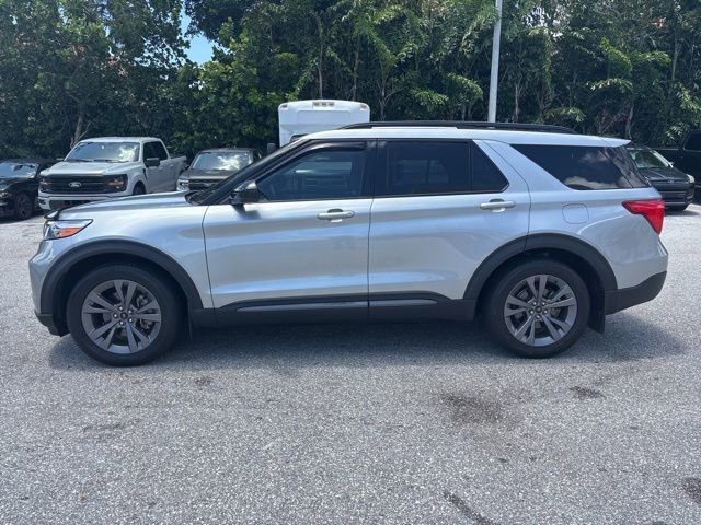 Certified 2023 Ford Explorer XLT w/ Equipment Group 202A RWD image 4