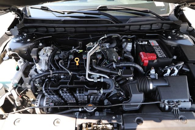 Used 2025 Nissan Altima 2.5 SV FWD image 3