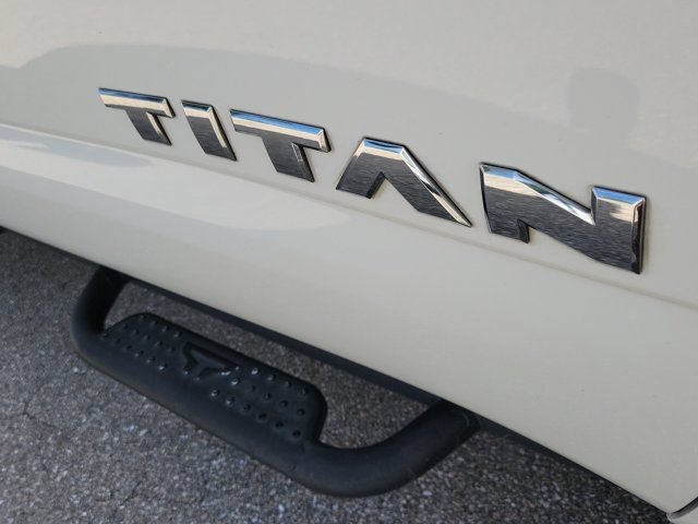 Used 2021 Nissan Titan SV w/ SV Convenience Package RWD image 12