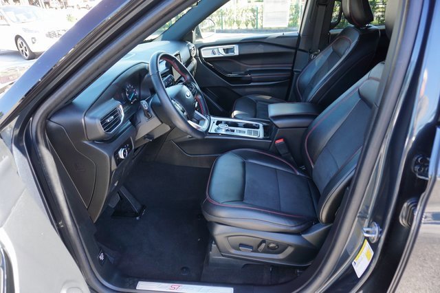 Certified 2023 Ford Explorer ST-Line w/ Class IV Trailer Tow Package image 31