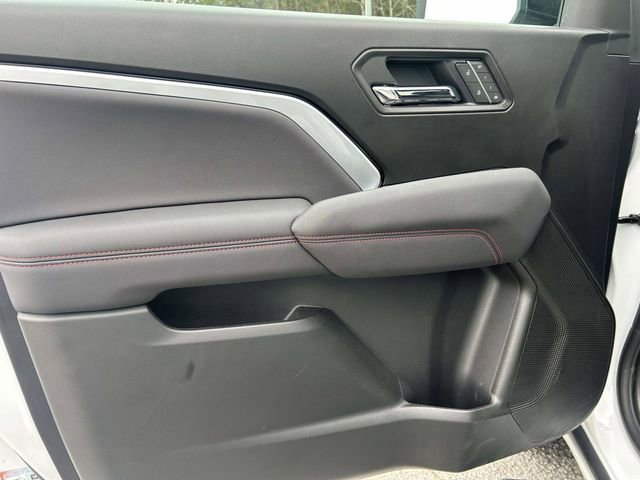 Used 2025 Chevrolet Colorado Z71 w/ Z71 Convenience Package 2 image 16