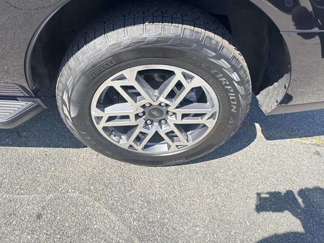 Certified 2025 Ford Expedition Active AWD/4WD image 13