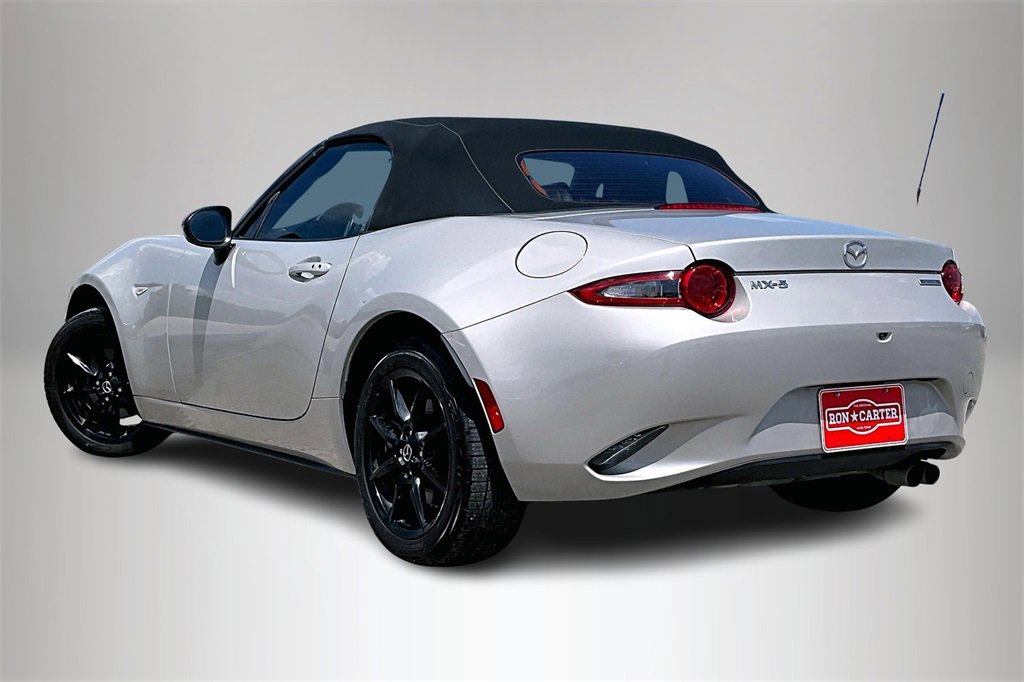 Used 2022 MAZDA MX-5 Miata Sport image 2
