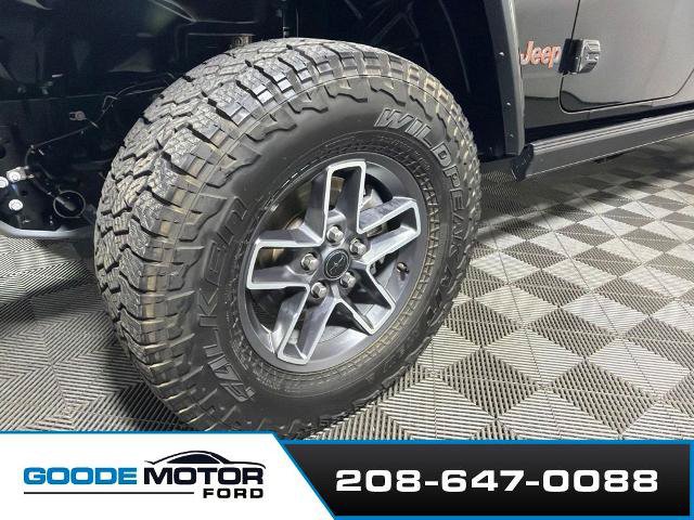 Used 2025 Jeep Gladiator Mojave w/ Convenience Group AWD/4WD image 27