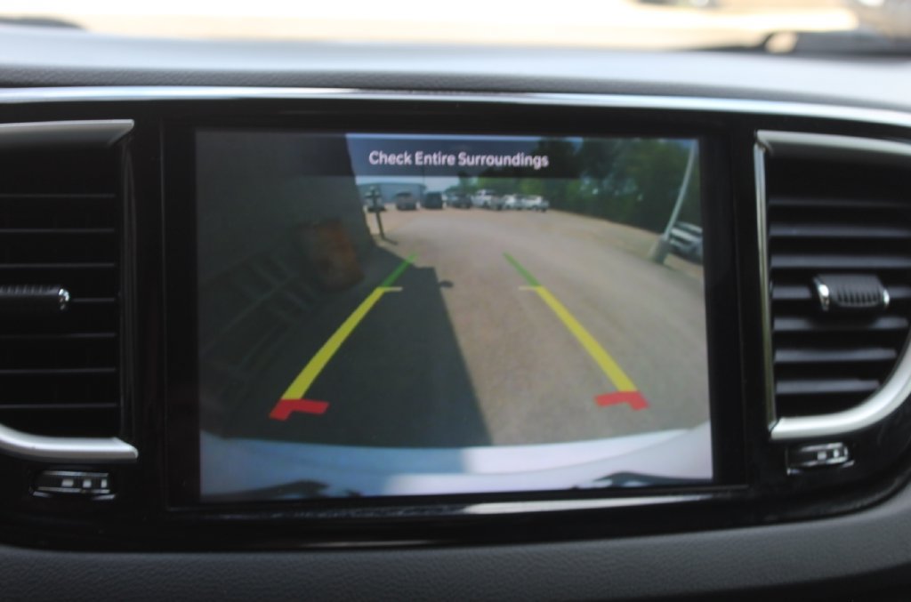 Used 2024 Chrysler Pacifica Touring-L FWD image 16