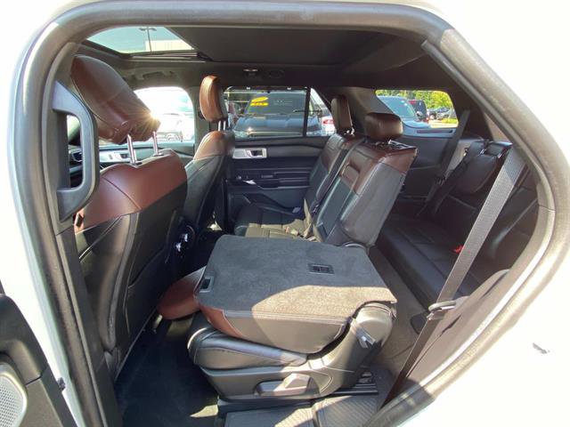 Certified 2022 Ford Explorer Platinum w/ Equipment Group 601A image 16