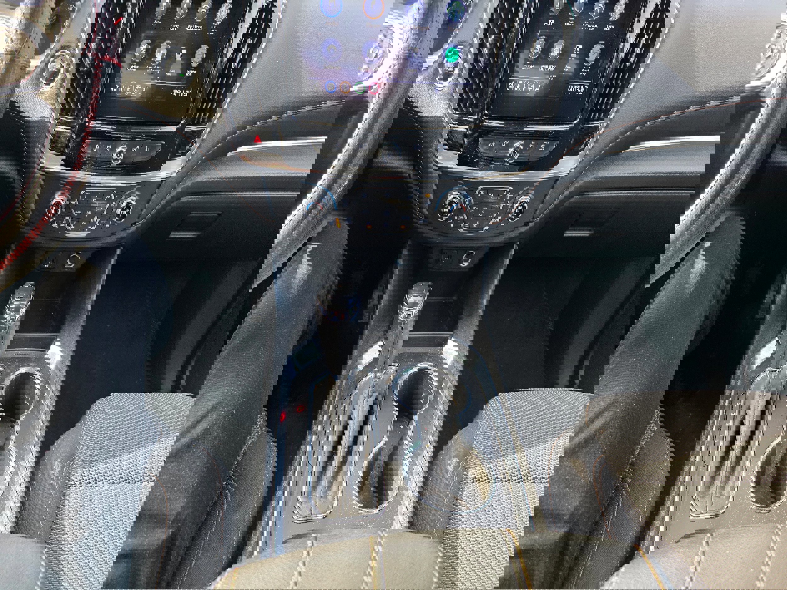 Used 2020 Chevrolet Traverse LT image 12