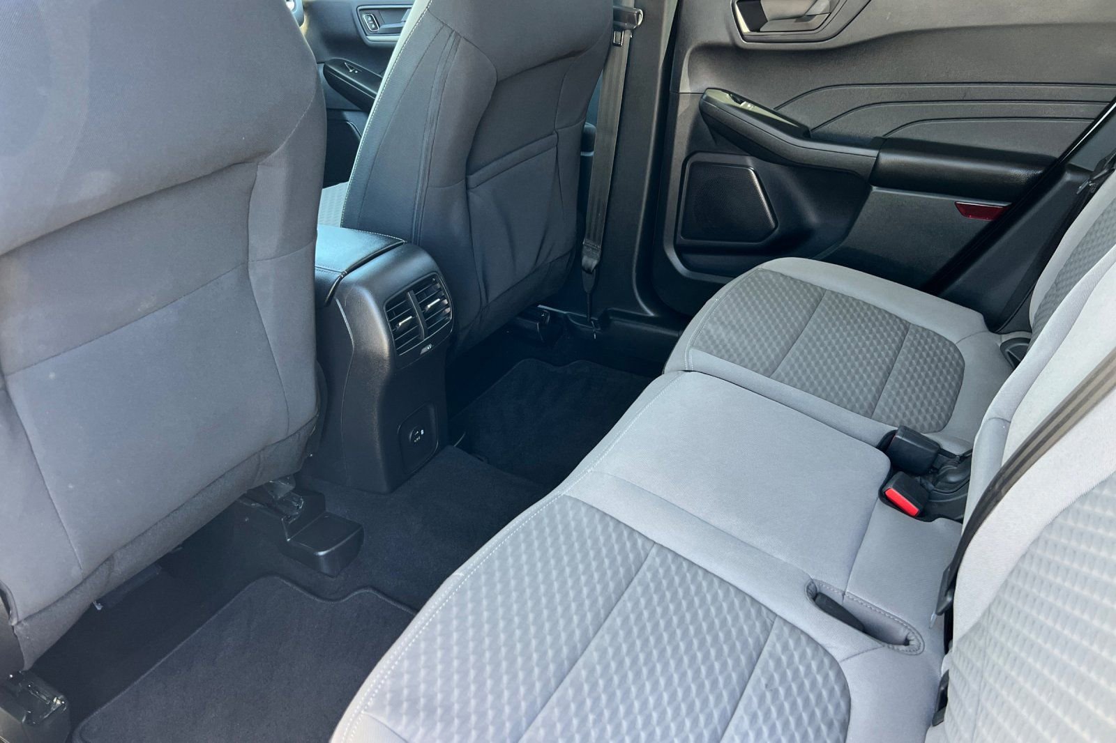 Certified 2022 Ford Escape SE w/ SE Sport Appearance Package image 13