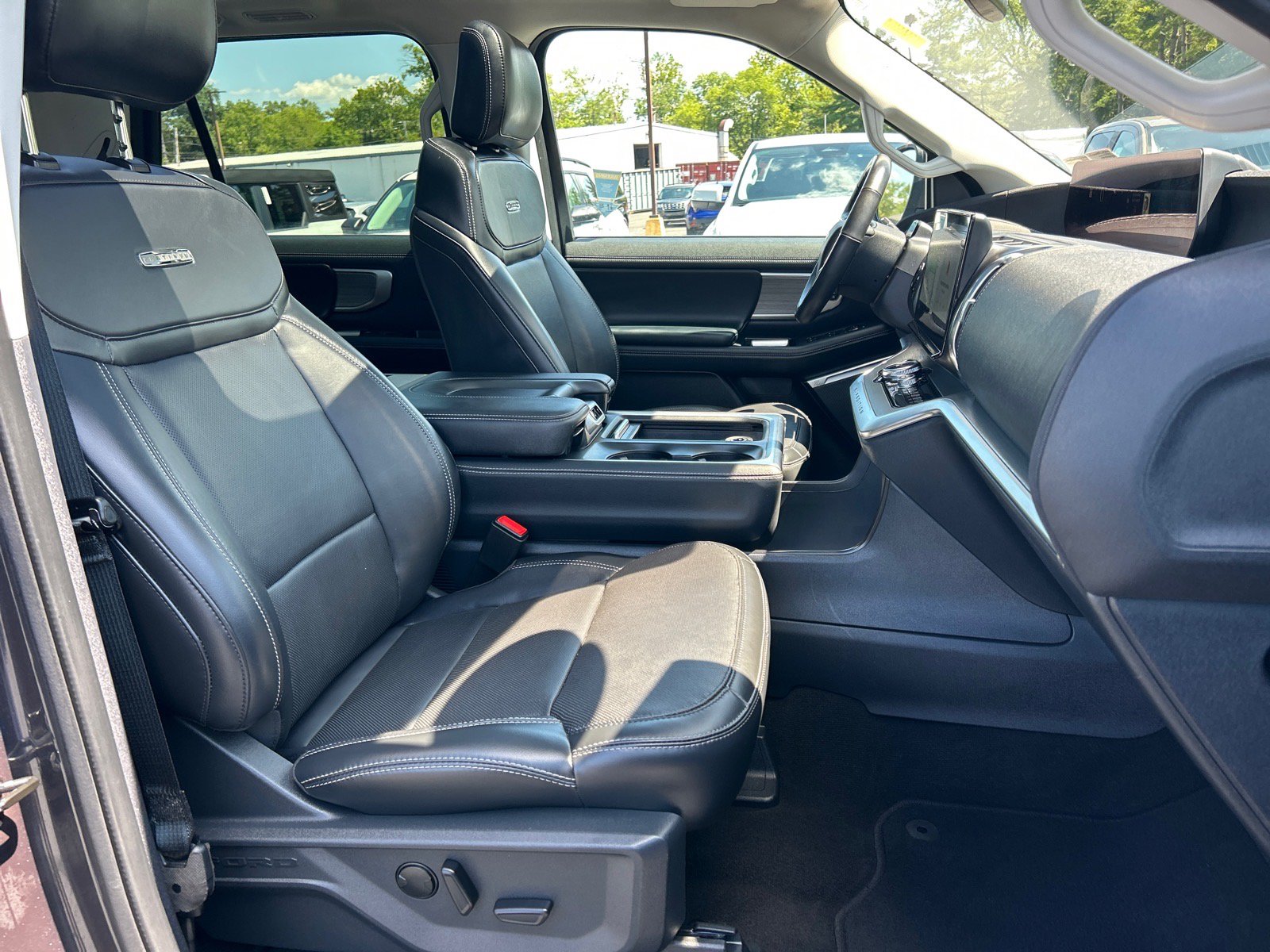 Certified 2025 Ford Expedition Max Platinum w/ Driver's Package AWD/4WD image 23