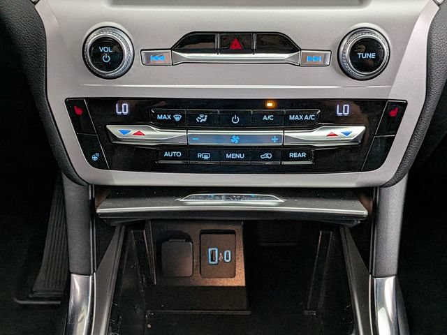 Certified 2020 Ford Explorer XLT w/ Equipment Group 202A AWD/4WD image 31