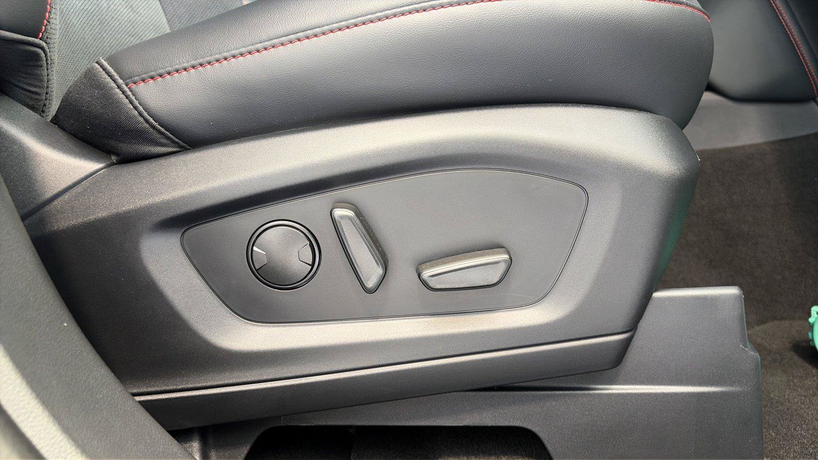 Certified 2025 Ford Explorer ST AWD/4WD image 30