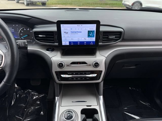 Certified 2023 Ford Explorer XLT w/ Equipment Group 202A AWD/4WD image 2