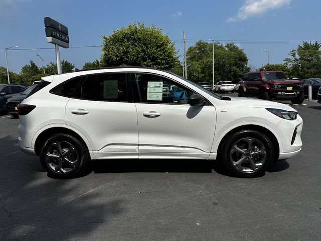 Certified 2023 Ford Escape ST-Line w/ Tech Pack #1 AWD/4WD image 4