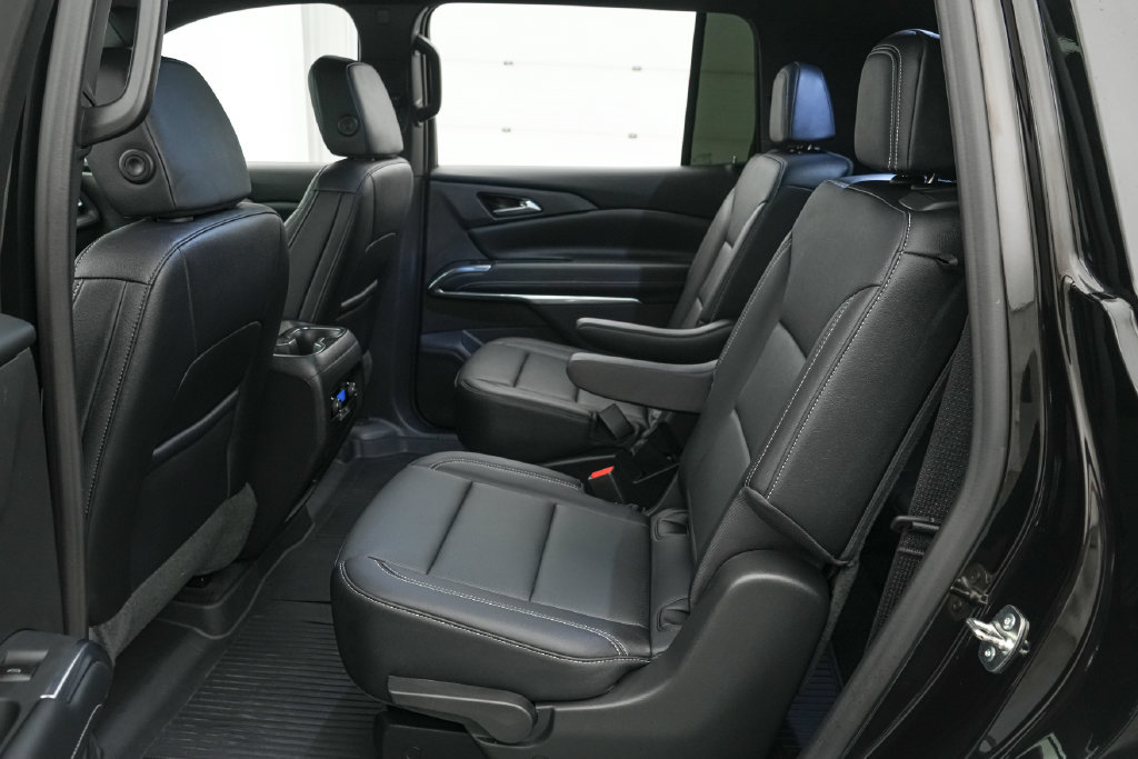 Used 2026 Chevrolet Traverse LT w/ Midnight/Sport Edition AWD/4WD image 22