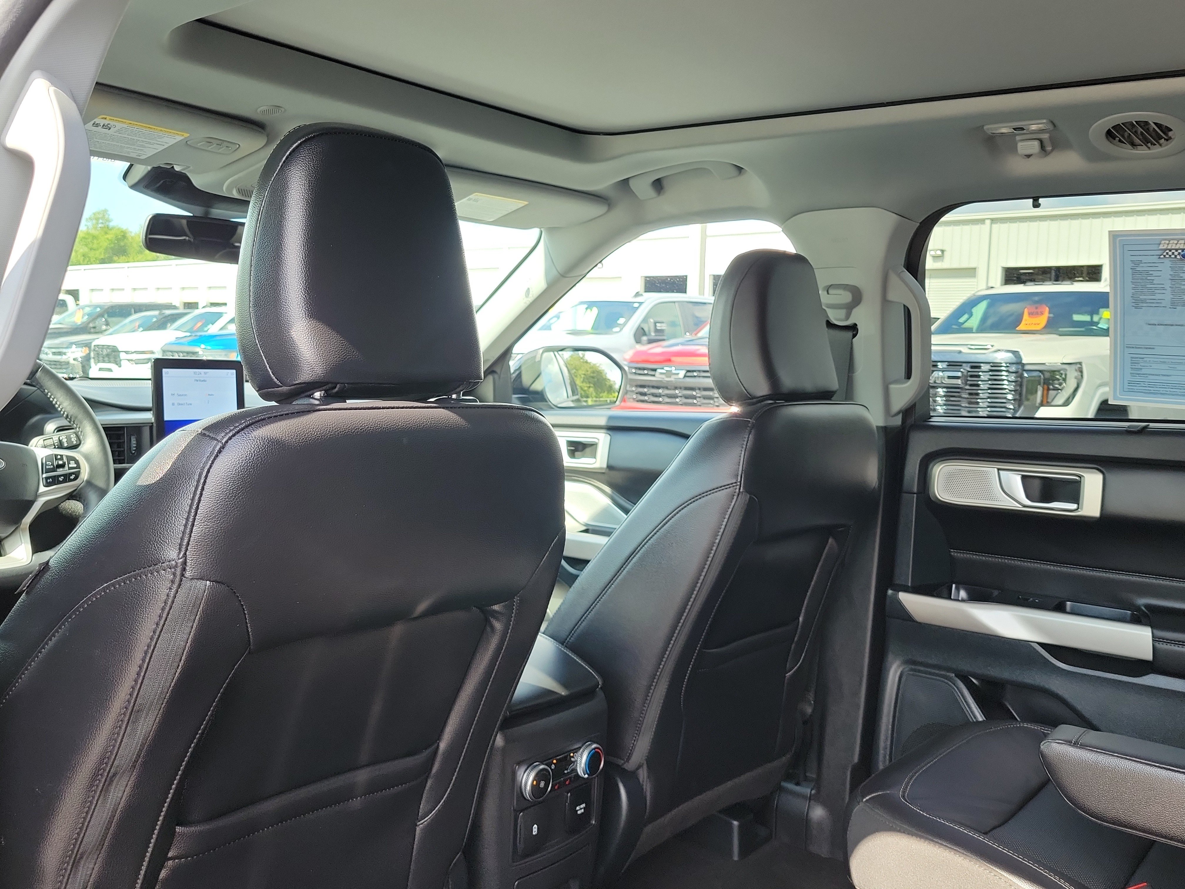 Certified 2023 Ford Explorer Limited w/ Limited Technology Package RWD image 14