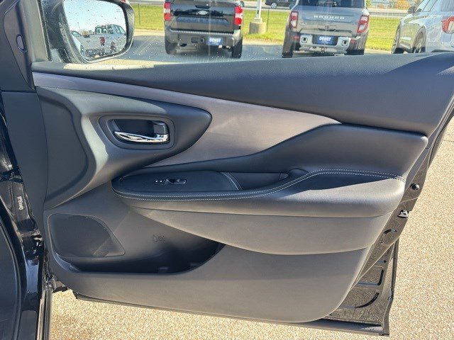 Used 2023 Nissan Murano SV w/ SV Midnight Edition Package image 32