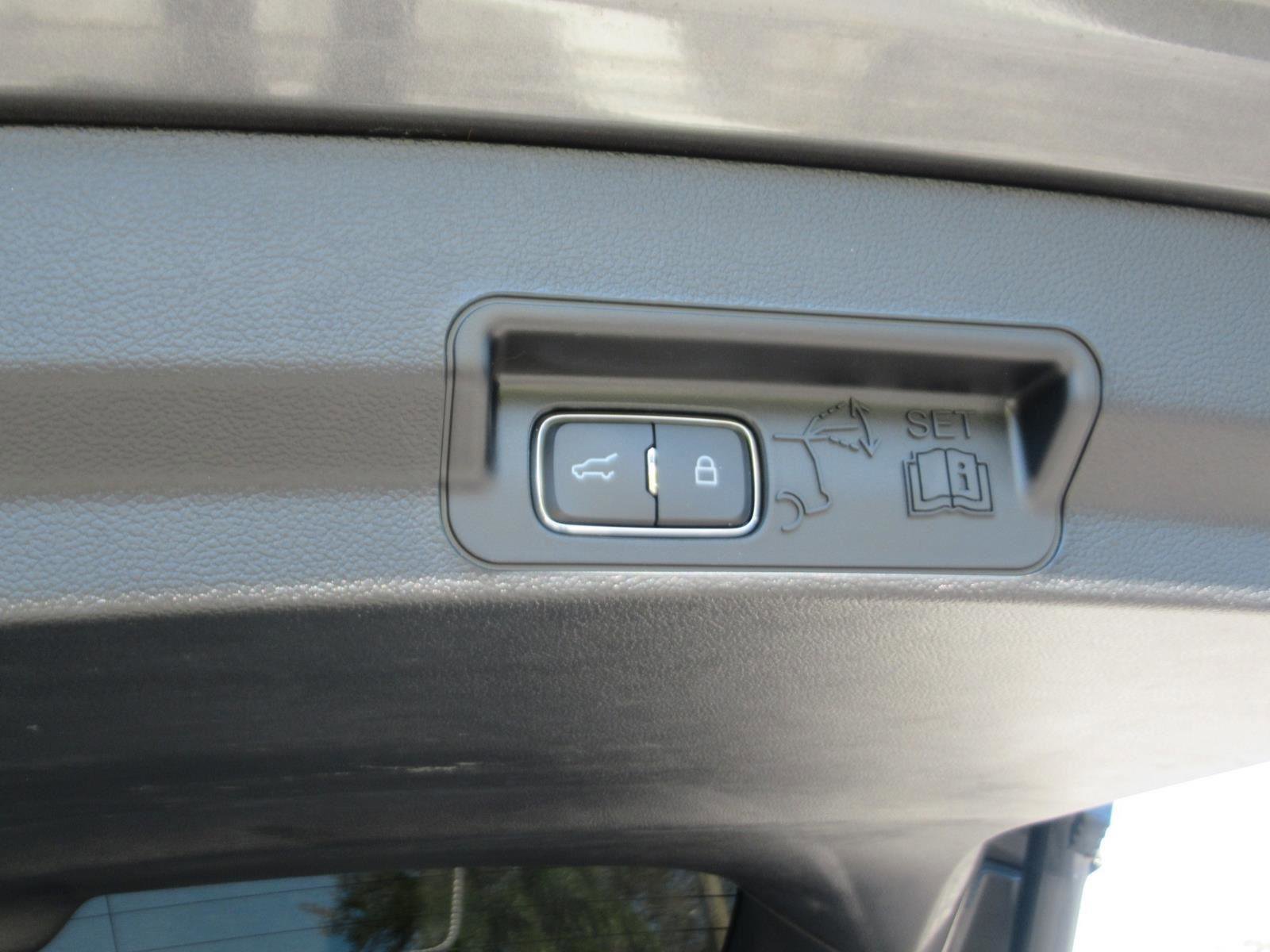 Certified 2023 Ford Explorer ST image 31