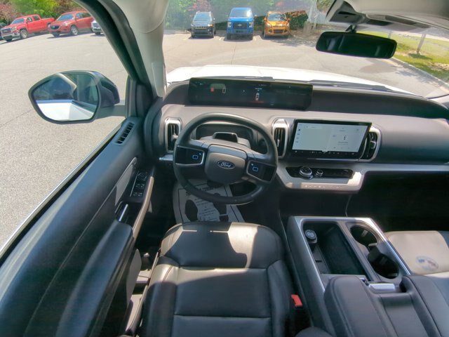 Certified 2025 Ford Expedition Active AWD/4WD image 31