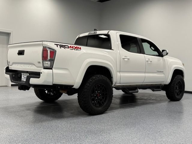 Used 2020 Toyota Tacoma TRD Sport w/ TRD Premium Sport Package AWD/4WD image 13