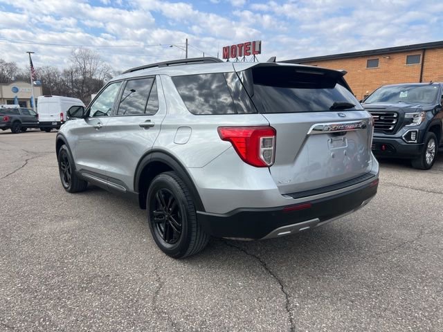 Certified 2023 Ford Explorer XLT w/ Equipment Group 202A image 4