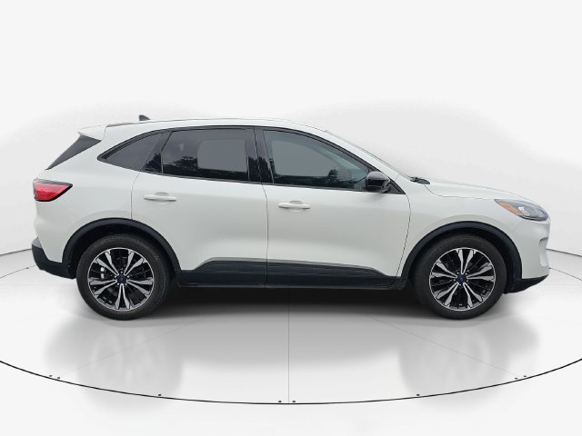 Certified 2022 Ford Escape SE w/ SE Sport Appearance Package FWD image 3