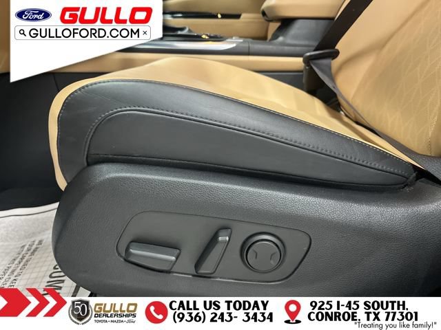 Used 2024 Kia Carnival EX FWD image 21