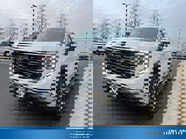 Used 2022 GMC Sierra 1500 SLT w/ SLT Convenience Package image 3