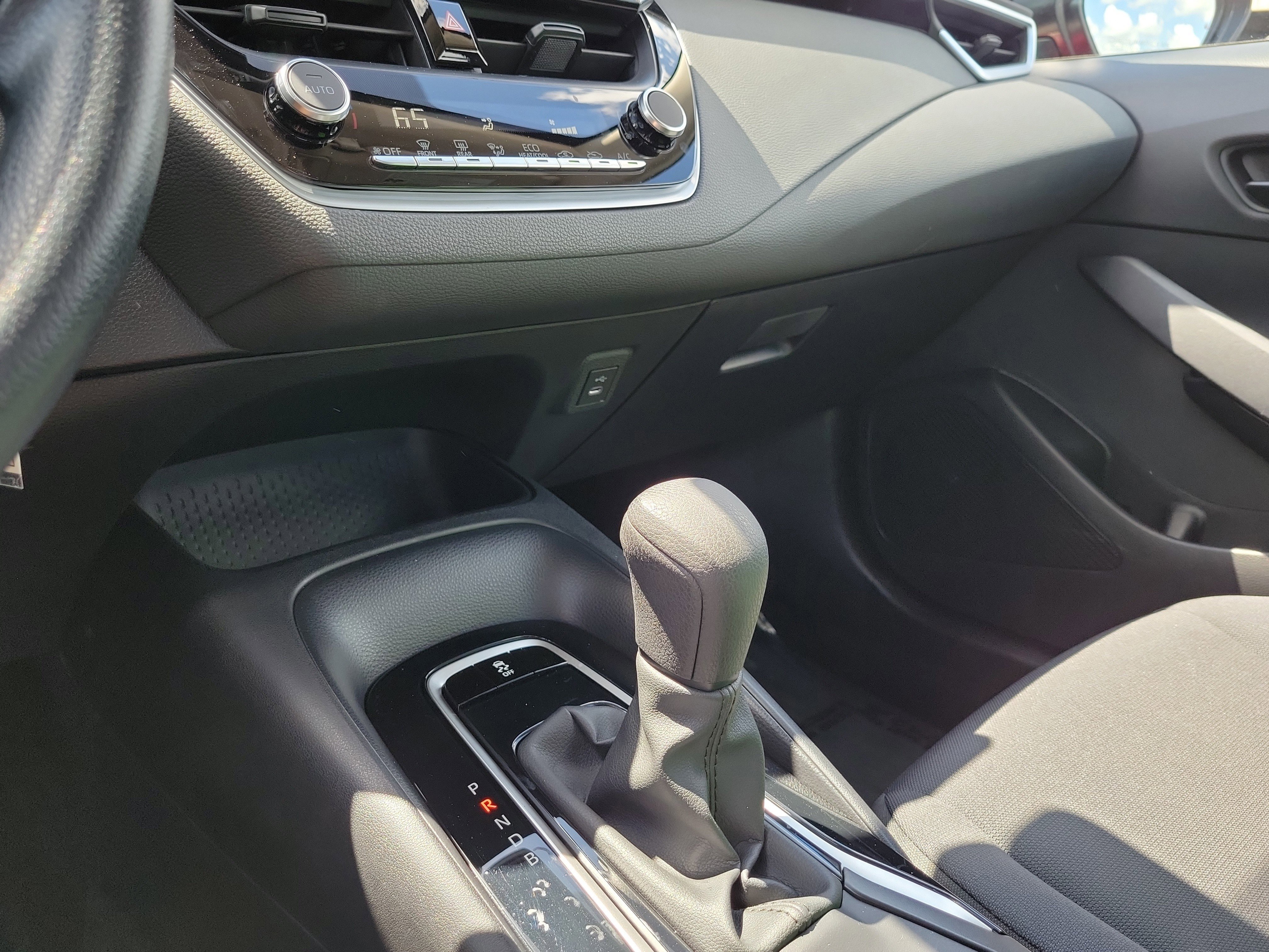 Used 2024 Toyota Corolla LE image 28