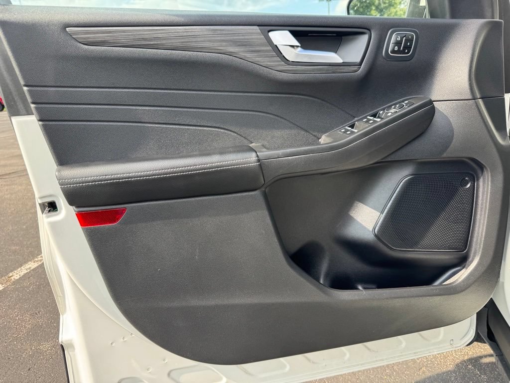 Certified 2023 Ford Escape Platinum AWD/4WD image 23